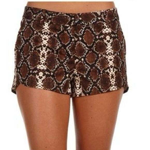 BCBG Maxazria Women’s Black/Brown Snake Print Shorts - Medium - Picture 2 of 8